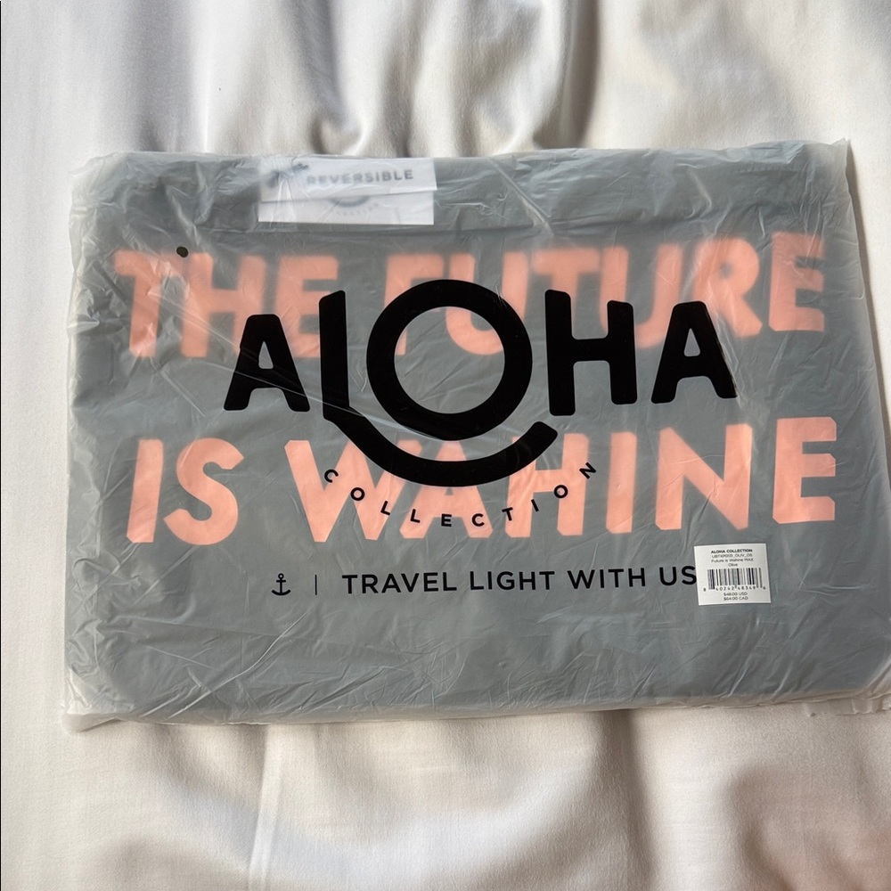 NWT ALOHA Collection Max pouch Future is Wahine in Olive  Lucky 11 waahia